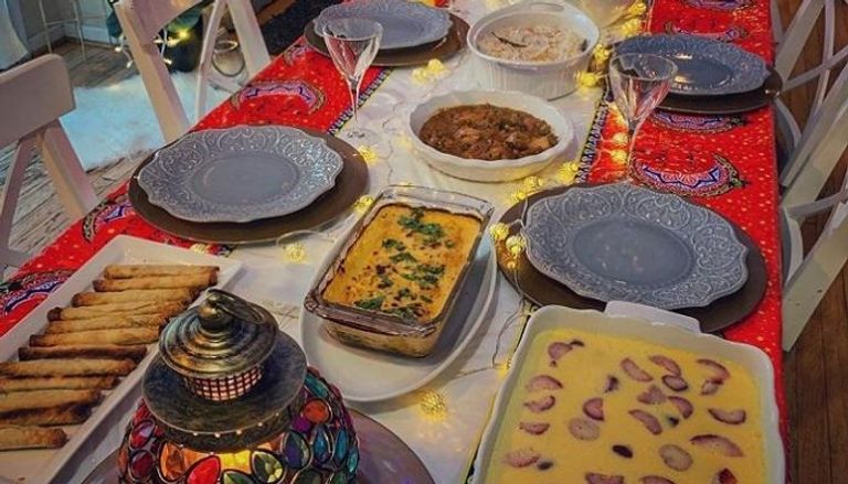 مائدة تضم أصنافا مختلفة من المطبخ الليبي - أرشيفية