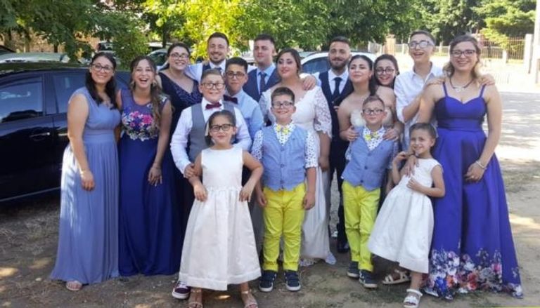 عائلة أنانيا الإيطالية في زفاف ابنتهم الكبرى
