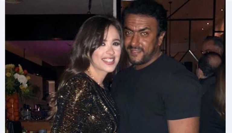 ياسمين عبدالعزيز وأحمد العوضي في حفل سابق