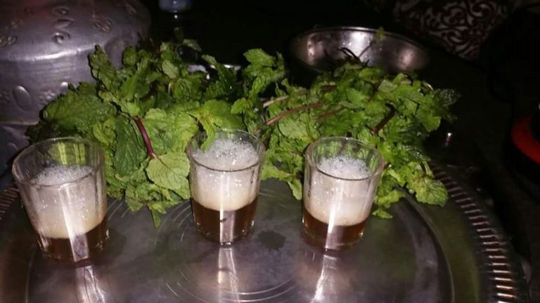 الشاي على الطريقة الموريتانية.. ثقافة ومودة ومسامرة