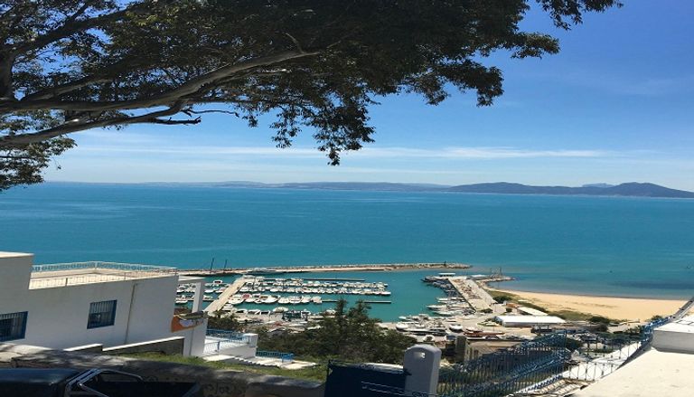 المدينة أصبحت مجرد محلات مقفلة وأزقة فارغة