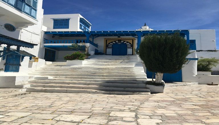 المدينة أصبحت مجرد محلات مقفلة وأزقة فارغة