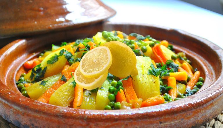 الشاعرة المغربية مليكة عزفا