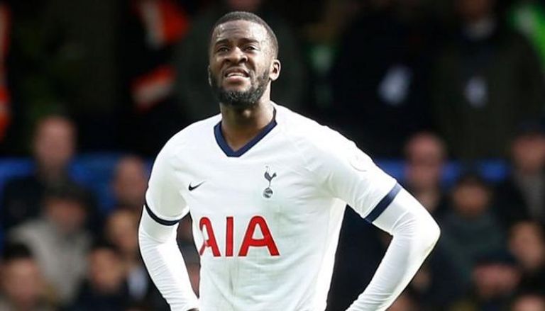 تانجي ندومبيلي لاعب توتنهام الإنجليزي نيلسون سيميدو لاعب برشلونة