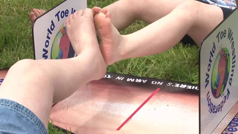 مصارعة أصابع القدم 