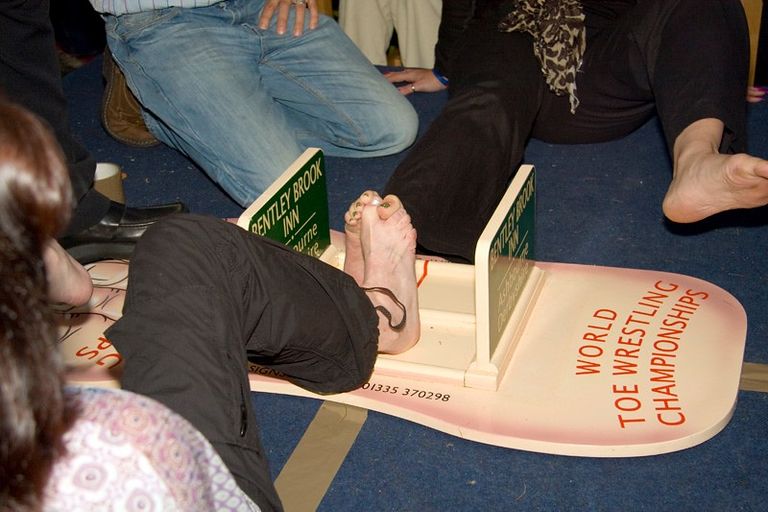 مصارعة أصابع القدم 