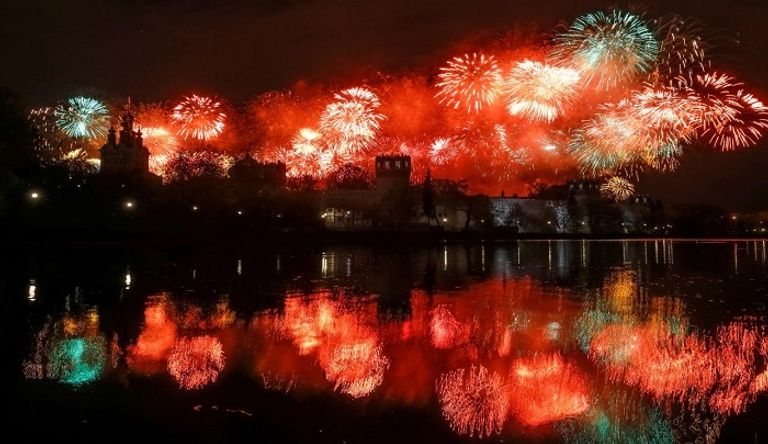 ألعاب نارية تضيء سماء موسكو في ذكرى الانتصار على النازية - أرشيفية