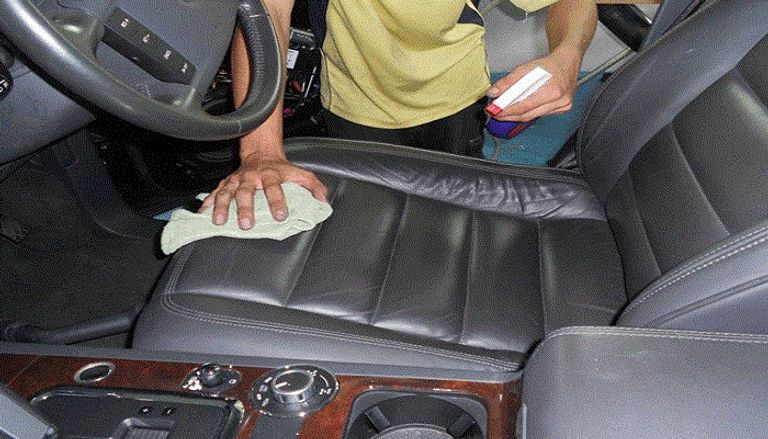 طرق إزالة الروائح الكريهة من السيارة