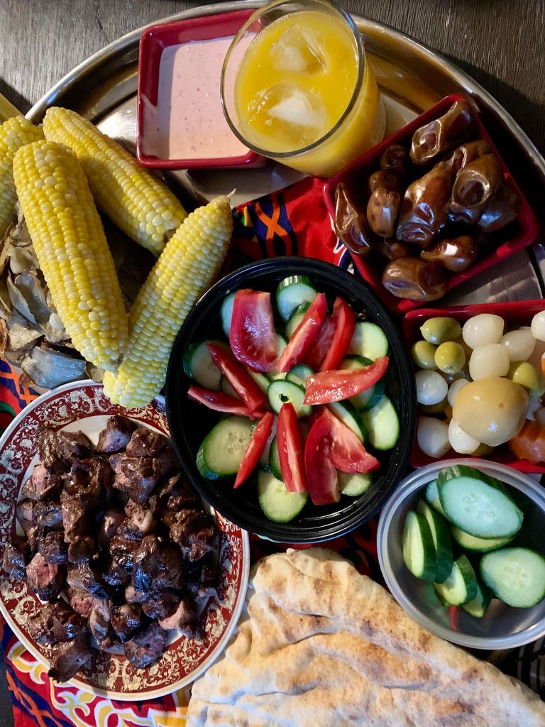 جانب من إفطار الأسرة المصرية الأمريكية