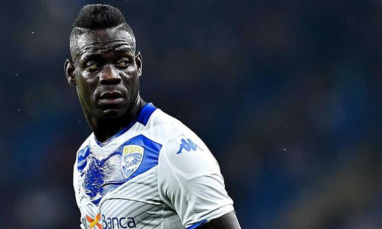 ماريو بالوتيلي مهاجم بريشيا الإيطالي