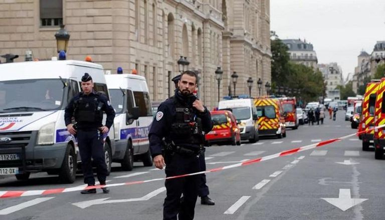 عناصر من الشرطة الفرنسية في موقع حادث إرهابي - أرشيفية