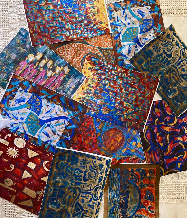 كمامات من تصميم التشكيلية المصرية رندة فؤاد