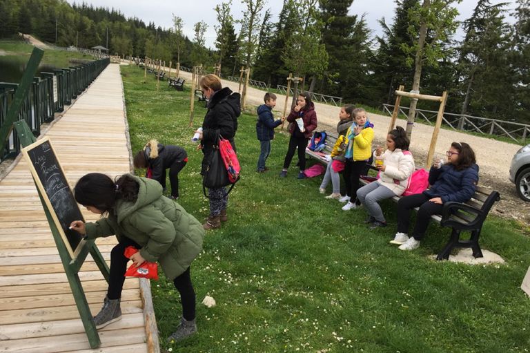 دروس في الهواء الطلق لمواجهة كورونا في إيطاليا