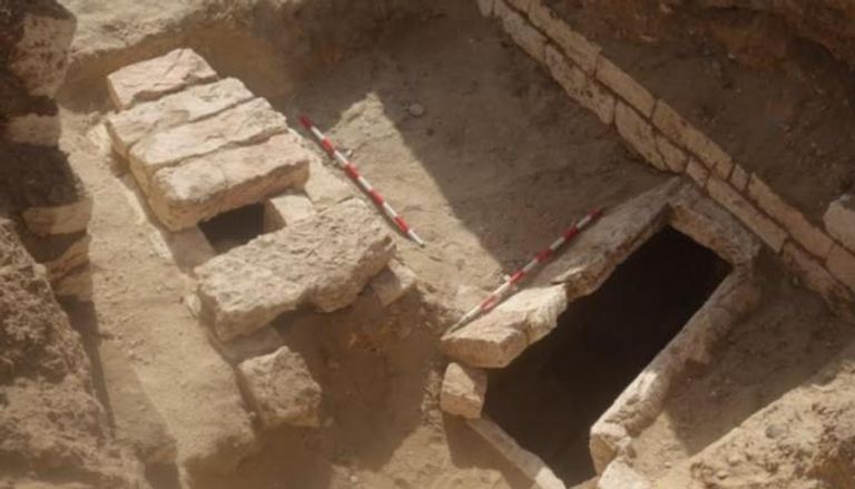 الكشف عن مقبرة فريدة ترجع للعصر الصاوي في مصر