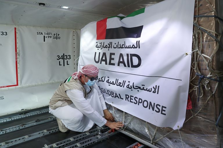 الإمارات ترسل مساعدات طبية إلى غامبيا لتعزيز جهودها في مكافحة انتشار