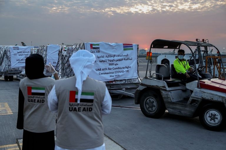 الإمارات ترسل مساعدات طبية إلى غامبيا لتعزيز جهودها في مكافحة انتشار