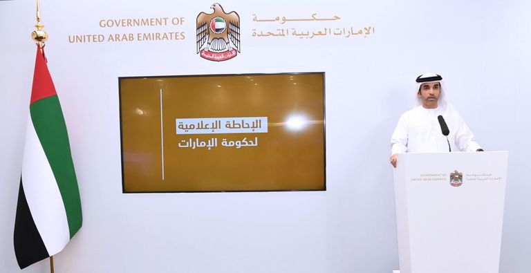 الدكتور سيف جمعة الظاهري الدكتورة آمنة الضحاك، المتحدث الرسمي عن حكومة الإمارات