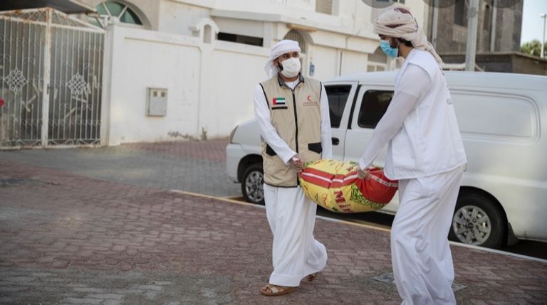 مشاركة الرياضة الإماراتية في مكافحة فيروس كورونا تدريبات في المنزل