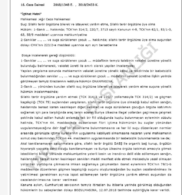 مسلحون مؤيدون لتركيا على شاحنات بالقرب من الحدود السورية – أ.ف.ب