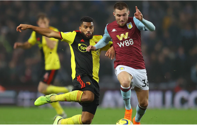 الدوري الإنجليزي الممتاز سيرجي أورييه لاعب توتنهام الإنجليزي