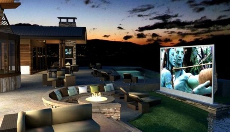 تلفزيون سامسونج الجديد مصمم للمساحات الخارجية