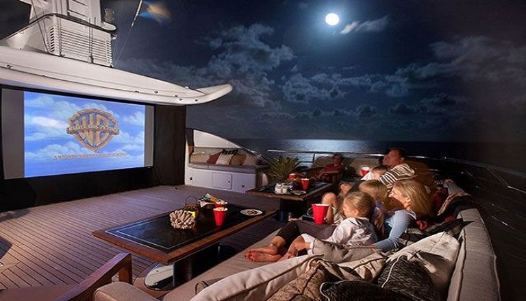 تلفزيون سامسونج الجديد مصمم للمساحات الخارجية