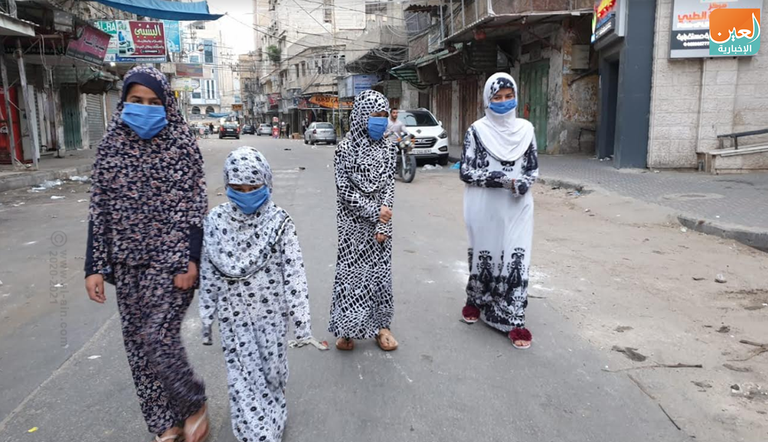 مصلون يؤدون صلاة العيد في غزة