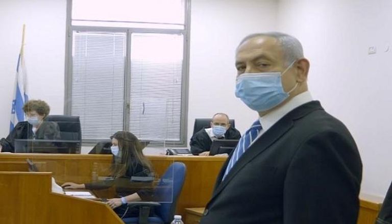  رئيس الوزراء الإسرائيلي بنيامين نتنياهو خلال جلسة محاكمته