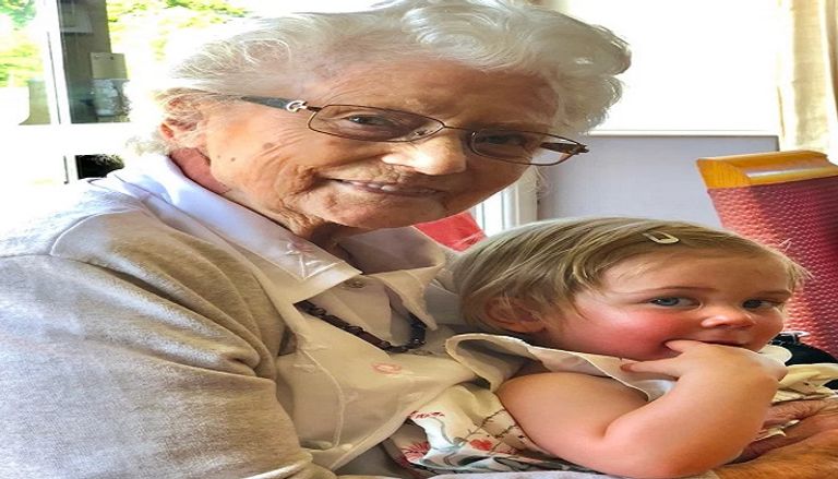 الجدة وينفرد