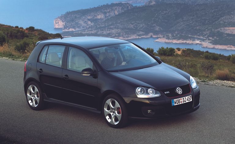  سجل حضورك بصورة سيارة على ذوقك - صفحة 14 62-200425-volkswagen-gti-the-history-of-an-icon-8