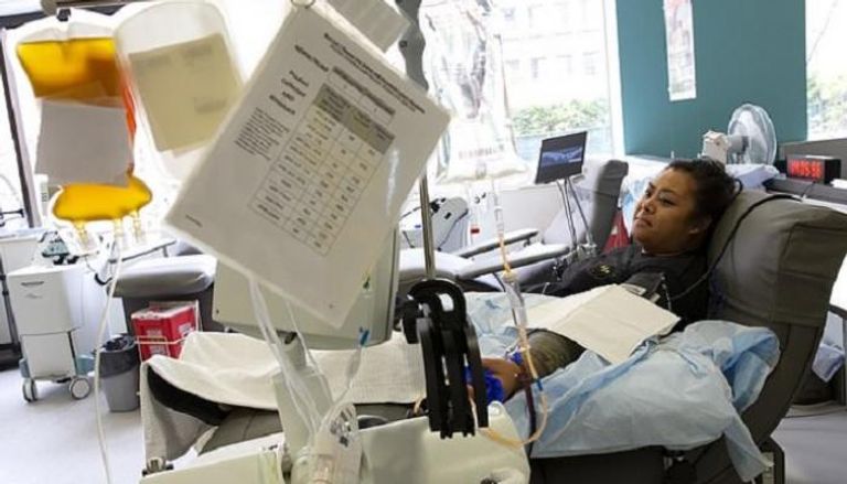 سيدة تتبرع ببازما الدم في واشنطن - ديلي ميل