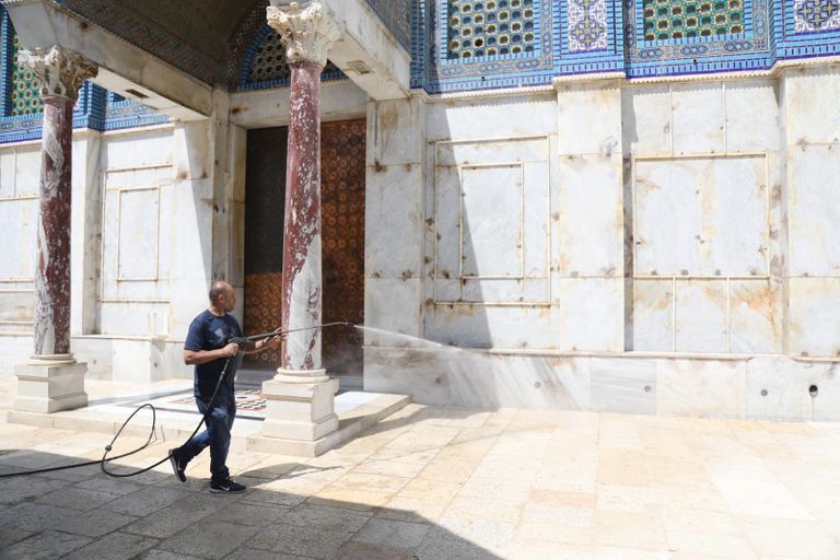 استعدادات لإعادة فتح أبواب الأقصى