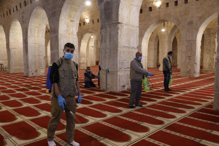 استعدادات لإعادة فتح أبواب الأقصى