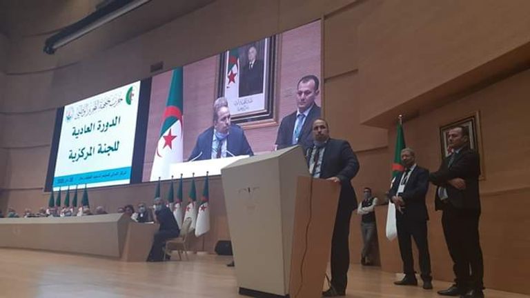 جانب من جلسة انتخاب الأمين العام الجديد للأفالان