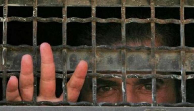 أسير فلسطيني بسجون الاحتلال - أرشيفية