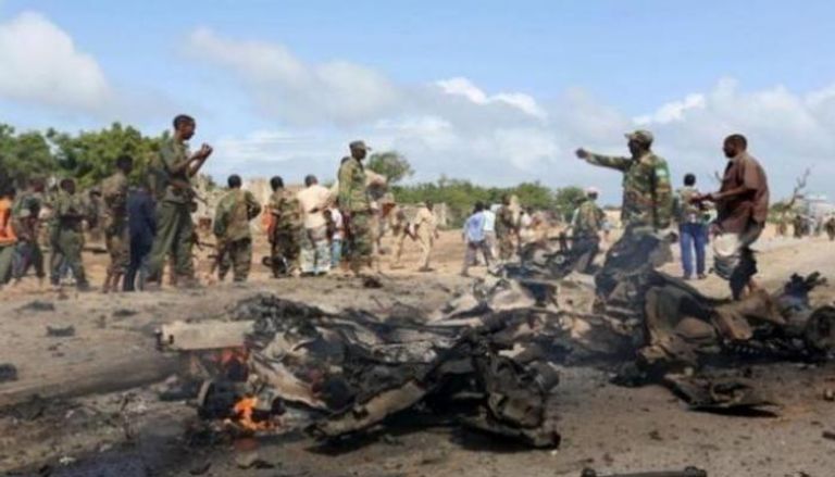 جنود صوماليون في موقع انفجار سابق - رويترز