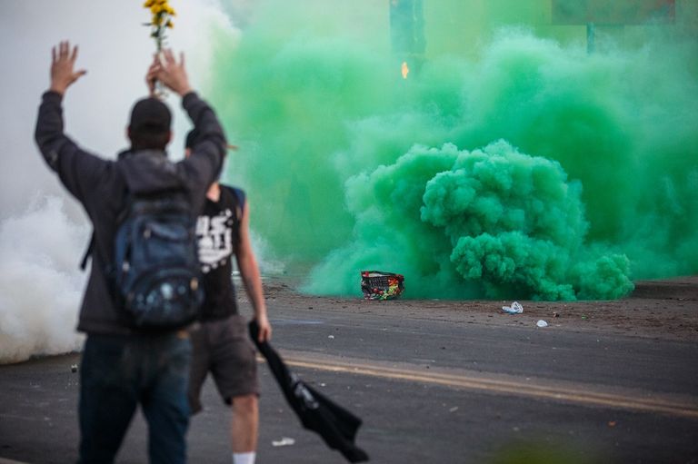 تصاعد أعمال العنف والشغب في عدة ولايات أمريكية - الفرنسية