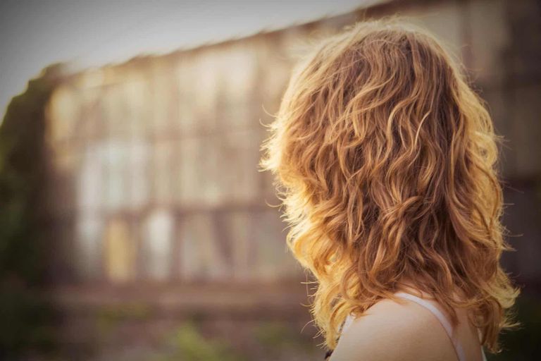 إطلالات مختلفة للشعر الميدي