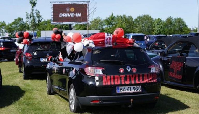 لقطة من مباراة ميتيلاند