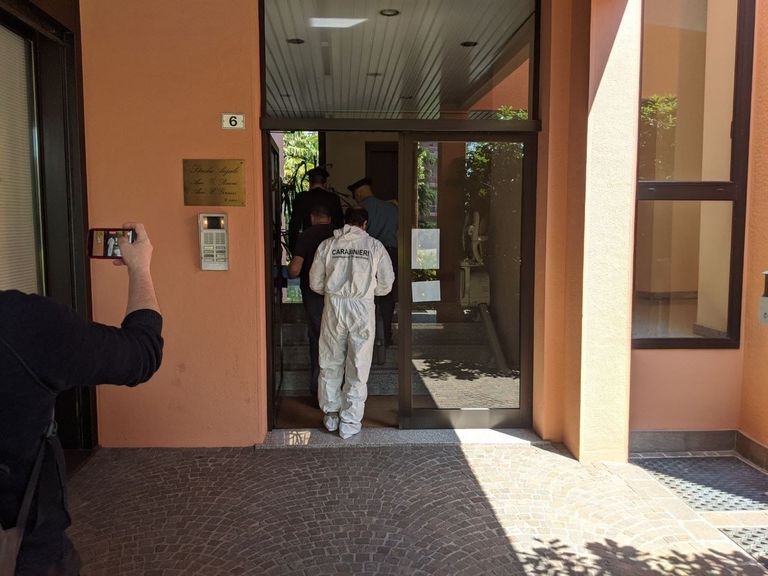 بنك Ubi في بلدية سارونو بمقاطعة فاريزى الإيطالية