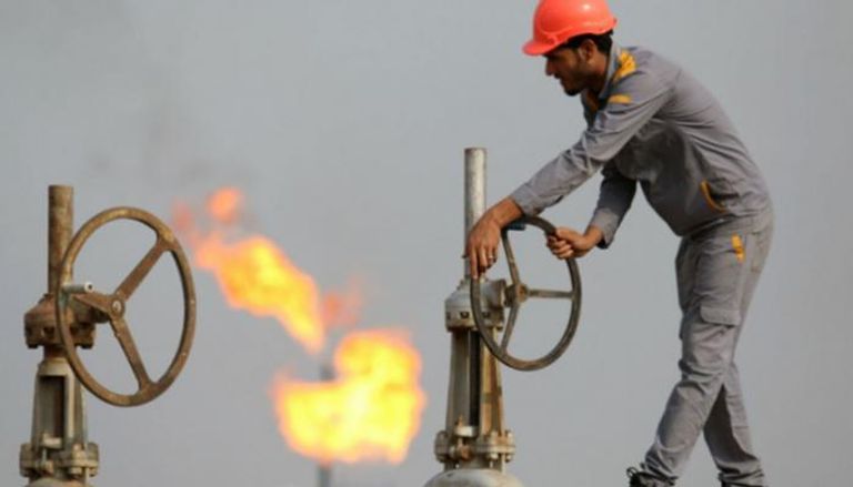العراق يتعهد بخفض أكبر لإنتاج النفط