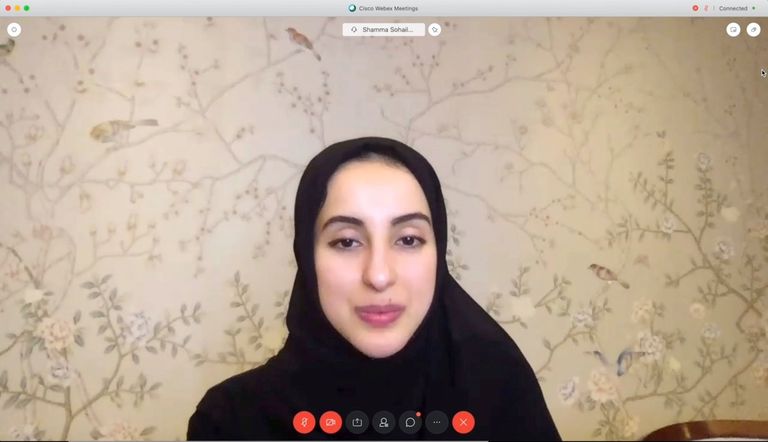 الشيخ نهيان بن مبارك آل نهيان خلال لقاء شباب