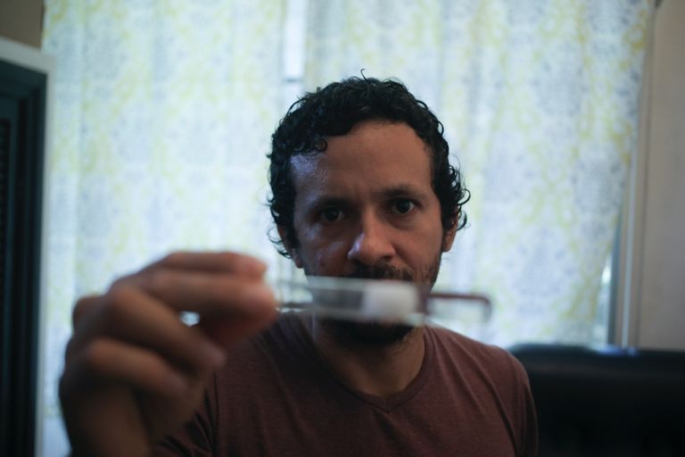 النمل يتيح لعالم مواصلة أبحاثه