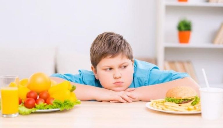 أسباب زيادة الوزن المفاجئ عند الأطفال