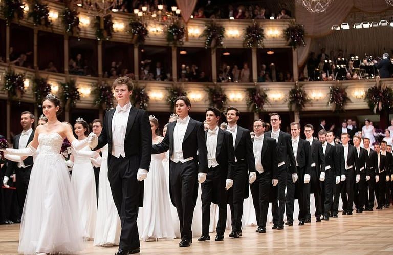 أوبرا فيينا تفتح أبوابها من جديد