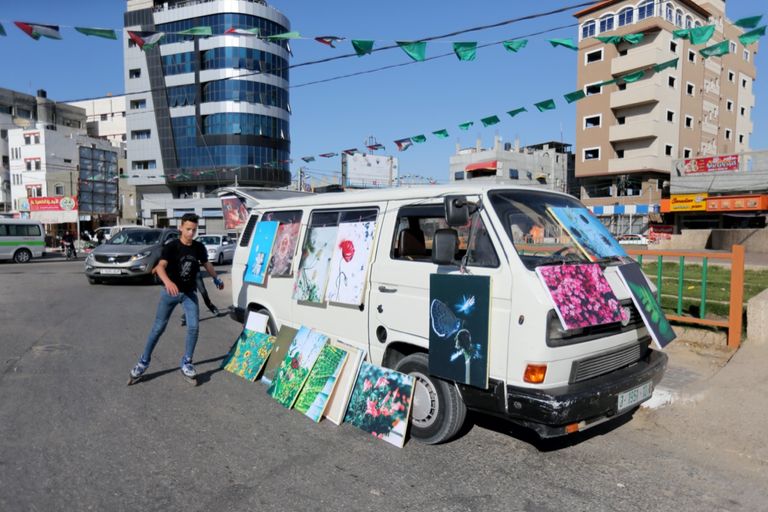 الفن يلون رتابة الحياة في غزة