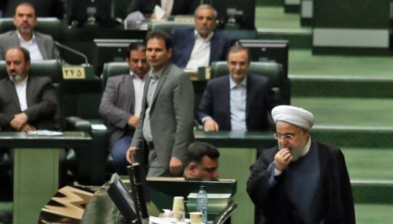 حسن روحاني داخل البرلمان الإيراني - أرشيفية