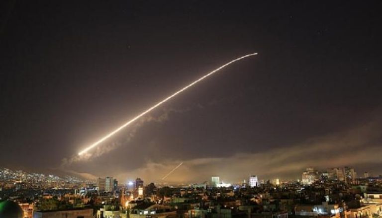 الدفاعات السورية تتصدى لصواريخ إسرائيلية - أرشيفية