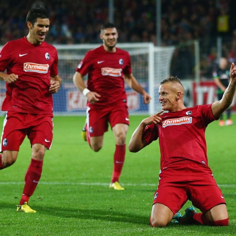 جوناثان شميد نجم فريق فرايبورج الألماني جوناثان شميد