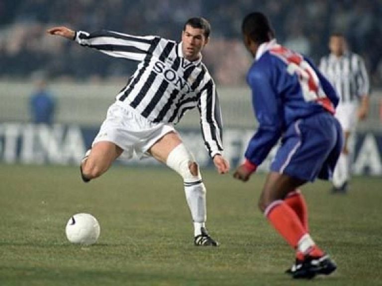 حسام عوار بقميص ليون